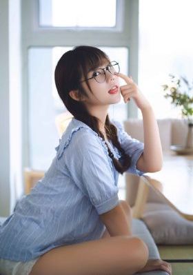 新玥月光宝盒3_4K在线视频播放